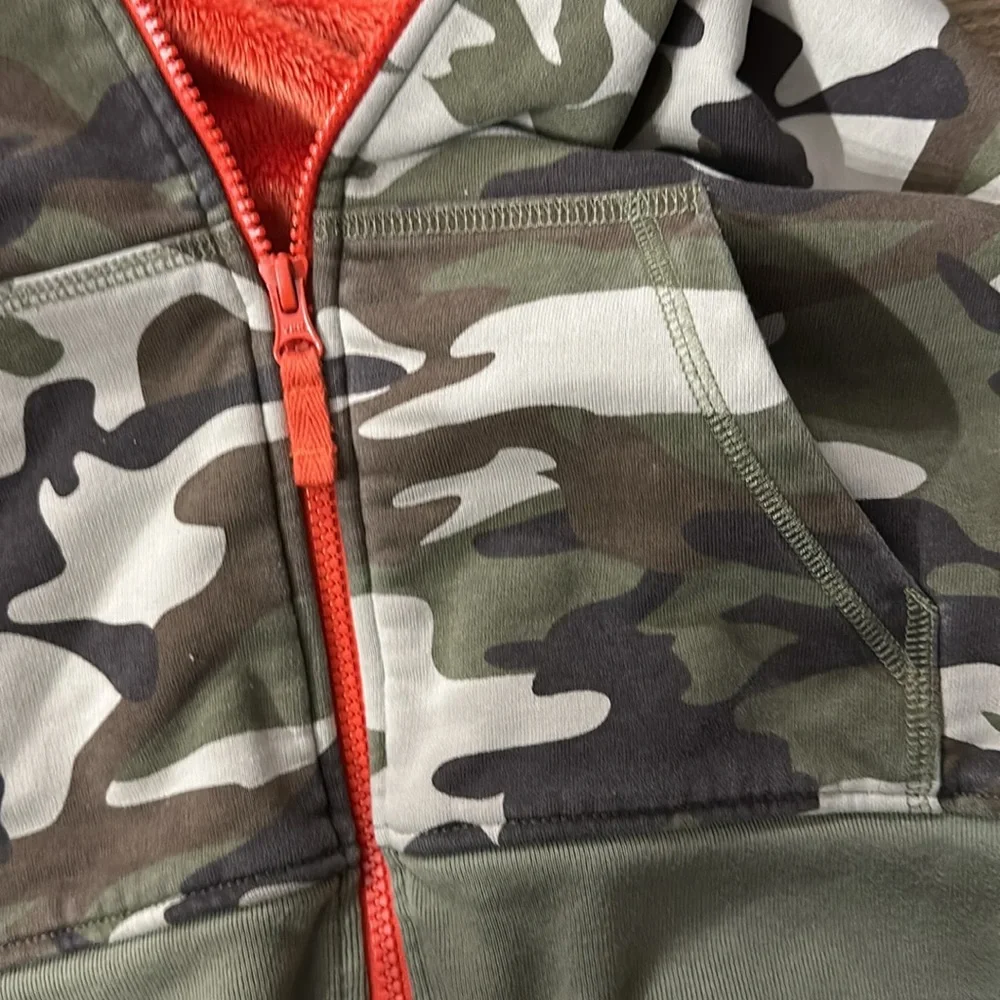 L.L. bean camo zip up camo jacket sz 10-12